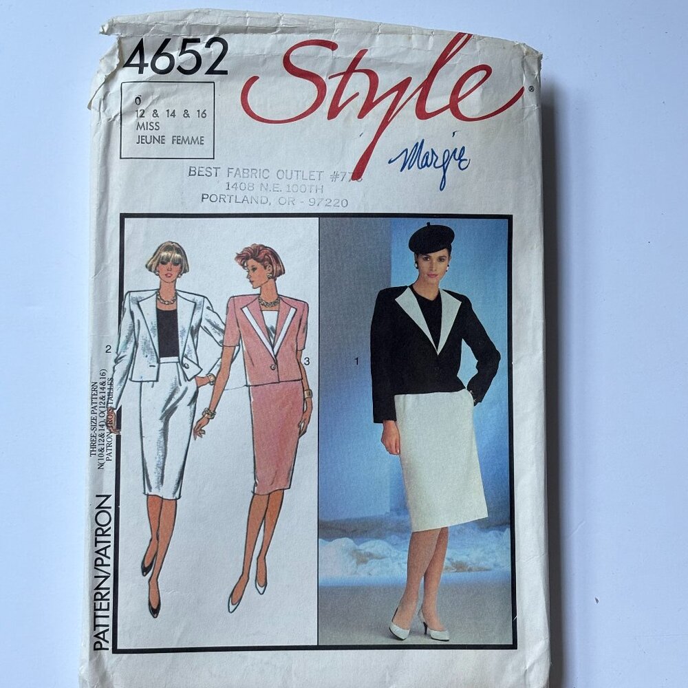 Style Pattern 4652 Long or short sleeved jacket and skirt